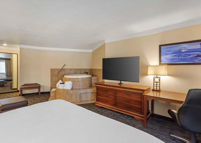 Best Western Plus Landmark Inn